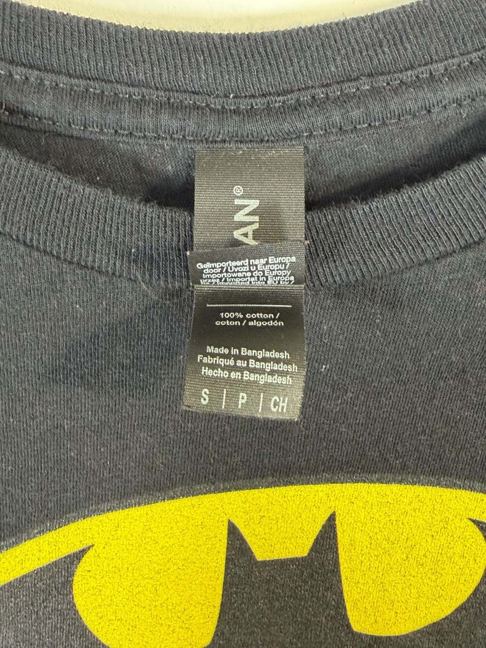 Gildan Batman Classic Logo Graphic T-Shirt Black Size Small - Picture 4 of 4